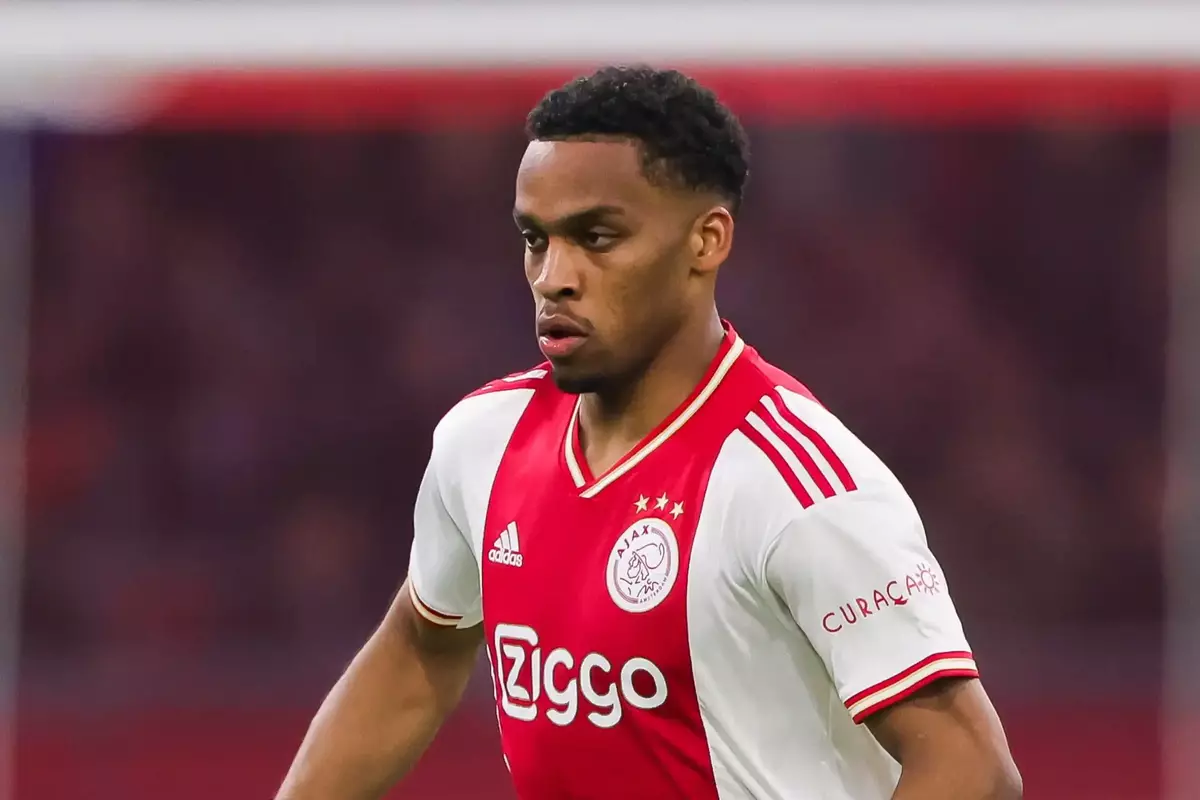 Jurrien Timber could secure dream number at Arsenal if he joins
